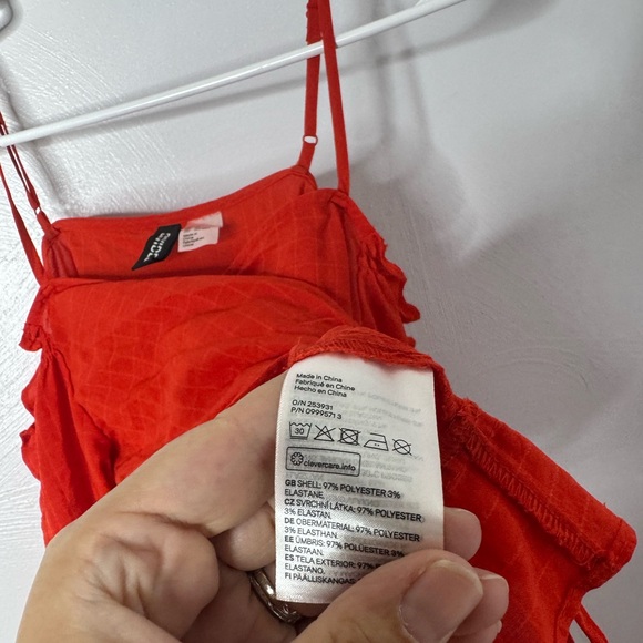 H&M Vibrant Red Ruffle Blouse - Picture 3 of 4